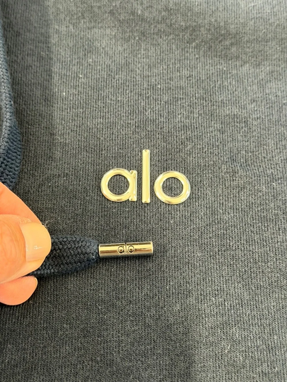 Alo Yoga Accolade Hoodie in Navy (Size Small)